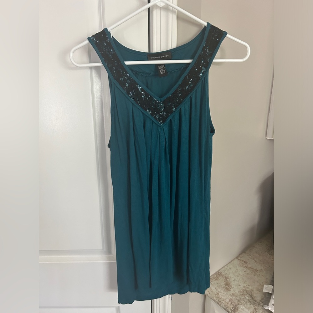 Cable and Gage Tank Top Medium